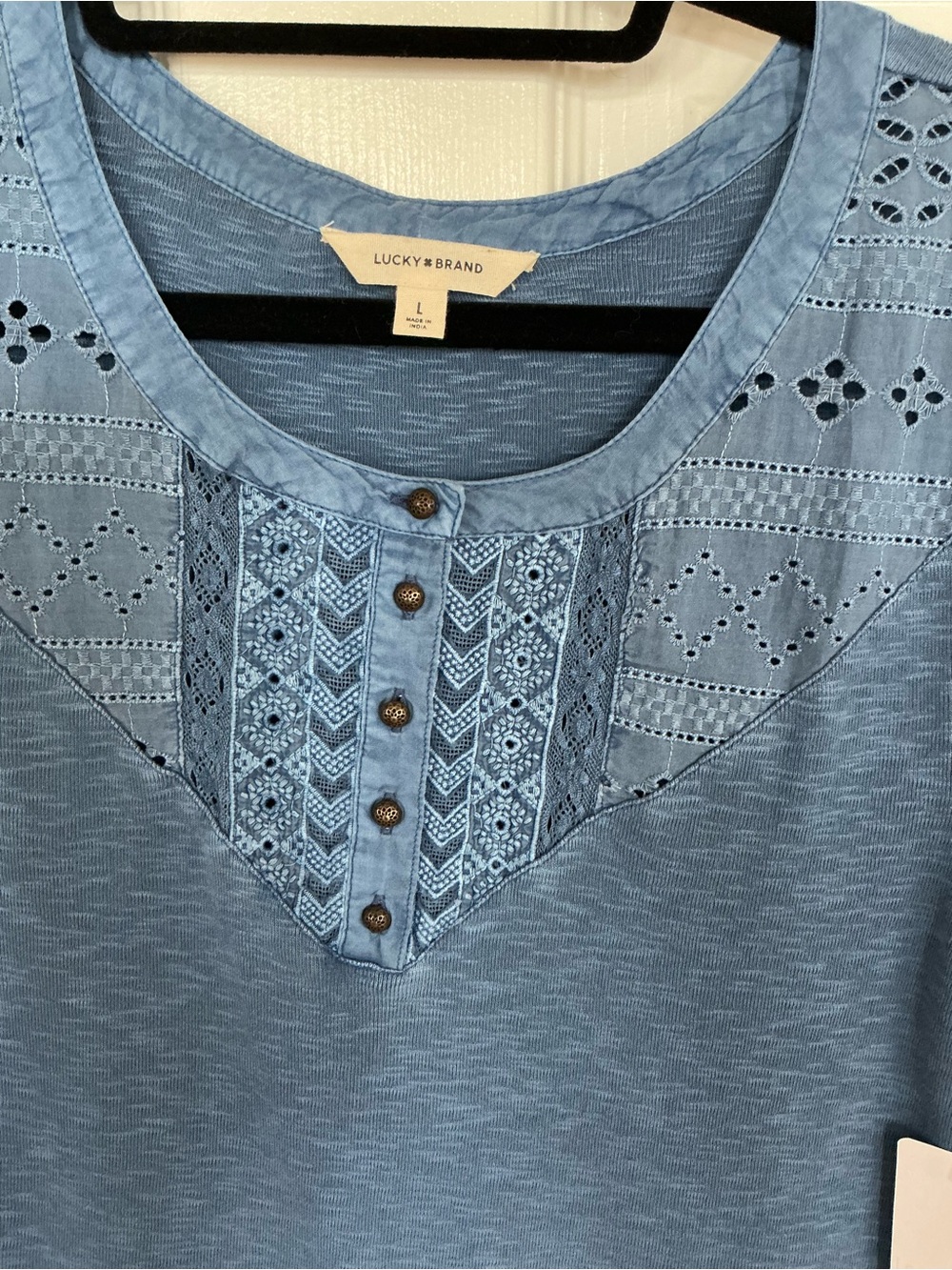 Lucky Brand Blue Short Sleeve Eyelet Lace Button Yoke Top - Picture 2 of 7